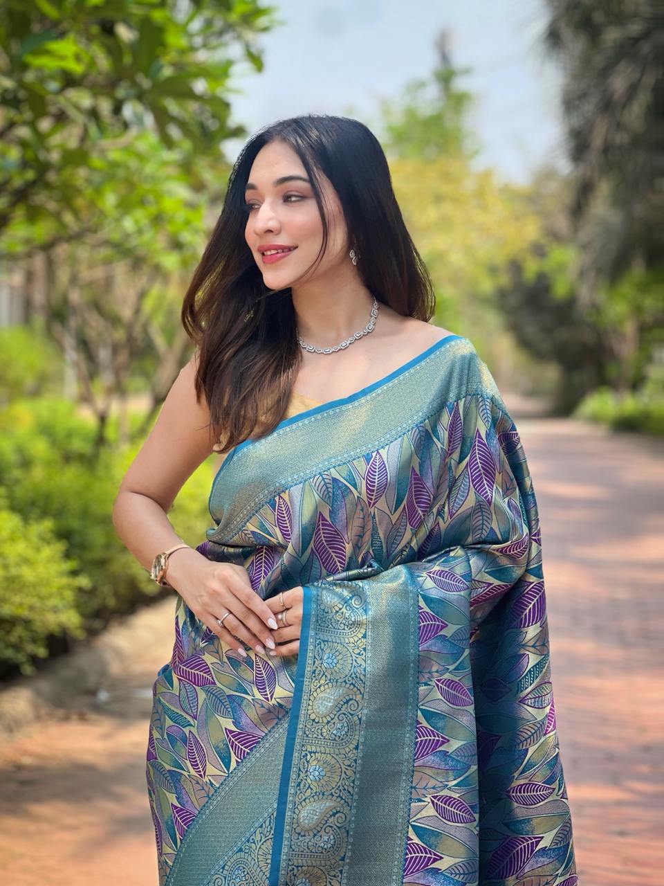 Women's Luxurious Pista Green & Pink Art Silk Saree with Intricate Leaf Weave & Broad Zari Border – Ideal for Festive & Wedding Occasions - Image 16